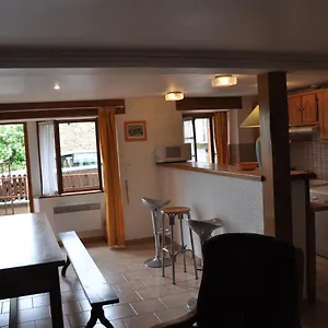  Hébergement de vacances Maison Vedrines Saint Loup Cantal